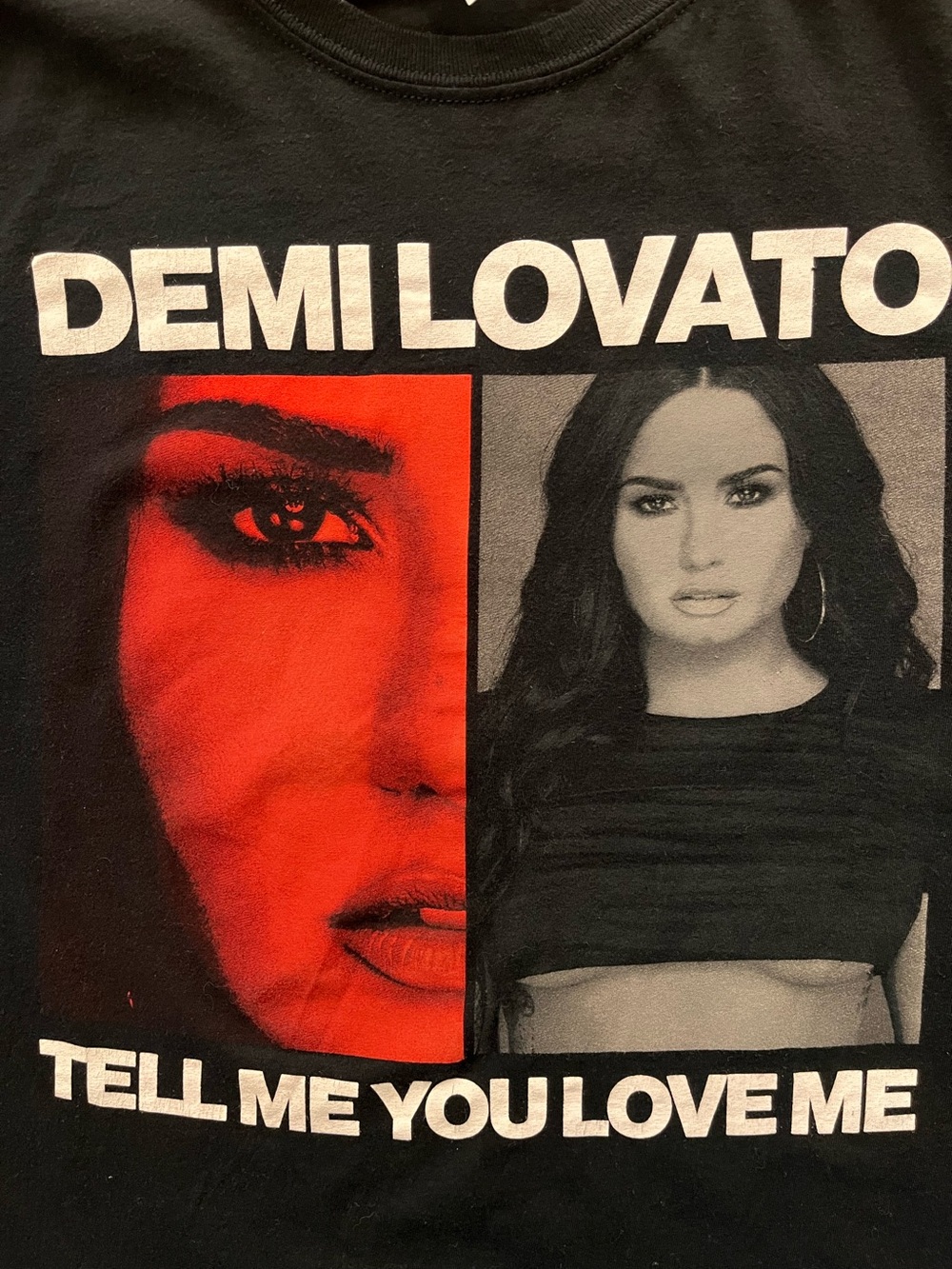 Gildan Black Demi Lovato 'Tell Me You Love Me' Graphic Tour Tee with Red Accent